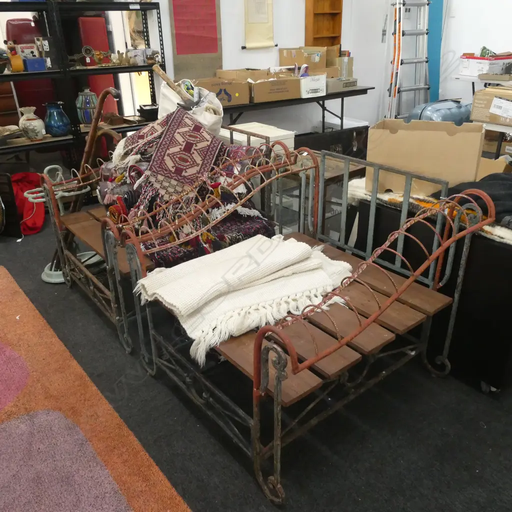 PR LGE VINTAGE CAST IRON OUTDOOR CHAIRS.... Image 1++