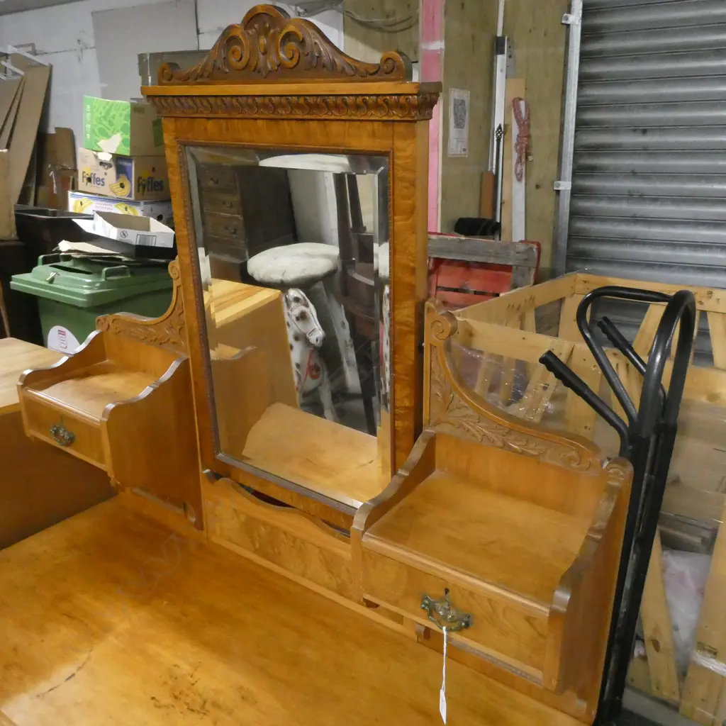 COLONIAL KAURI DRESSING TABLE Image 1++