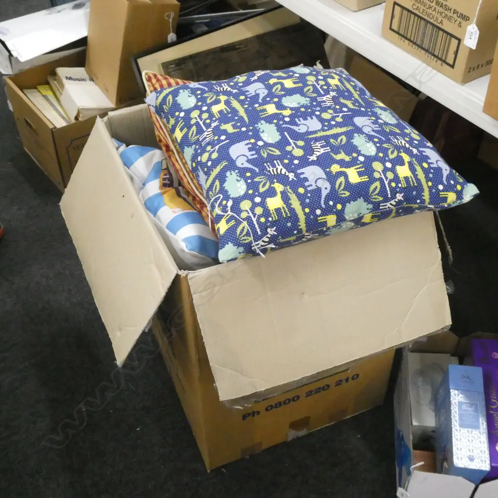 7 ASSORTED NEW CUSHIONS  Image 1++
