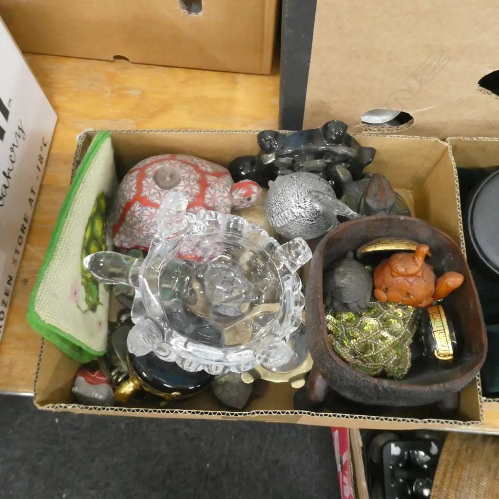 BOX LOT ASST. TURTLES  Image 1++