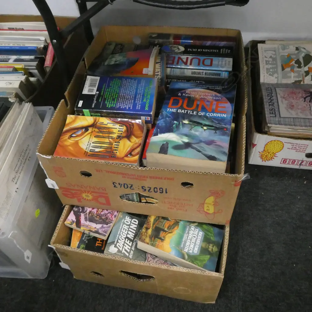 2 BOXES SCI-FI NOVELS  Image 1++