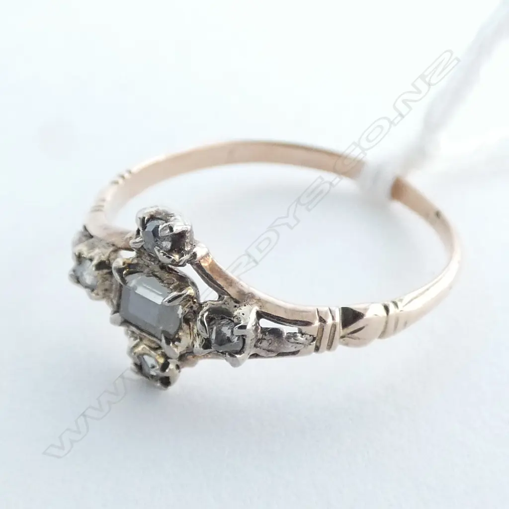 GEORGIAN GOLD AND OLD CUT FIVE STONE DIAMOND RING... Image 1++