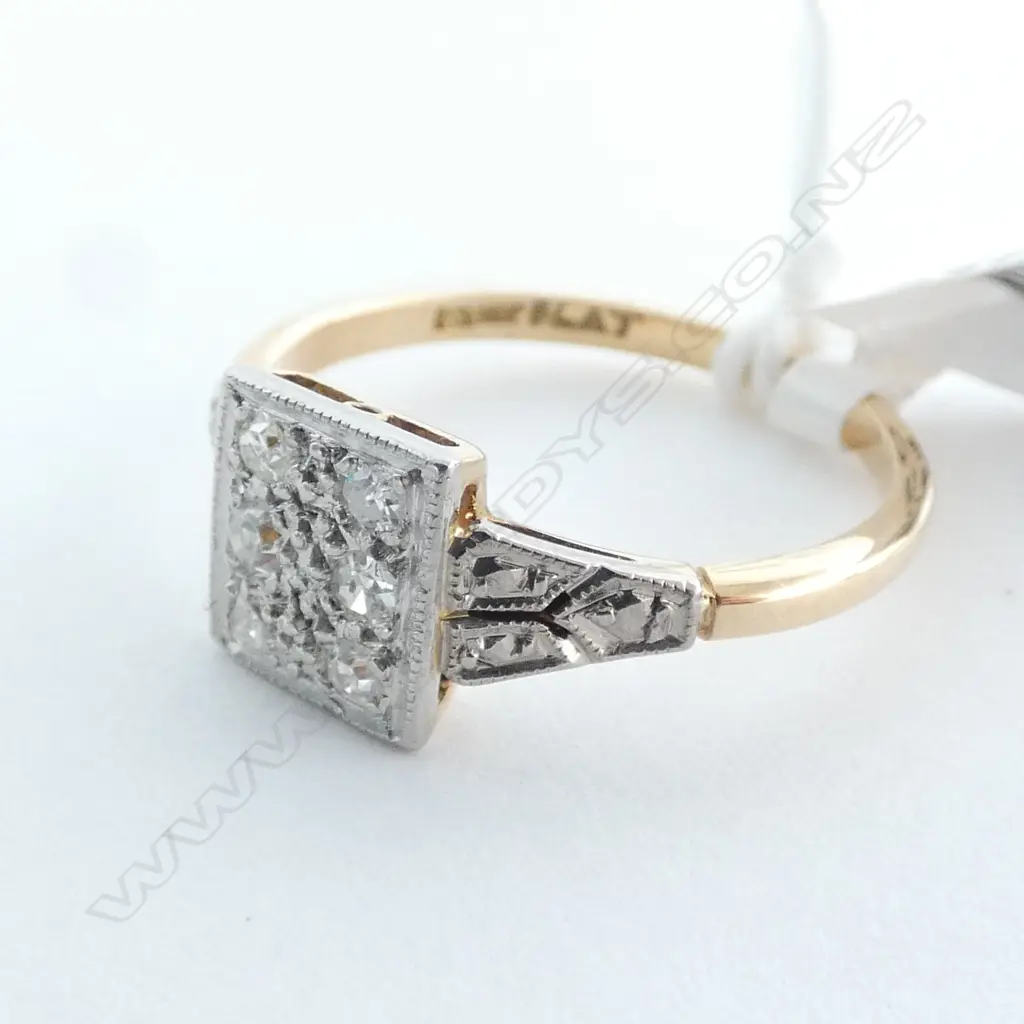 VINTAGE 18CT GOLD & PLATINUM DIAMOND RING Image 1++