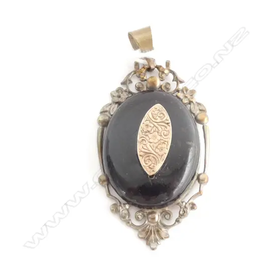 SILVER PLATE MOUNT MOURNING LOCKET PENDANT  L. 55MM