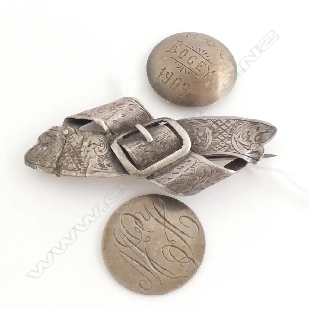 VICTORIAN BROOCH (STG SILVER?) PLUS 2 BUTTONS  Image 1++