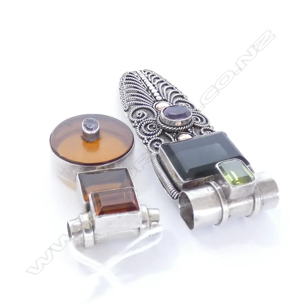 2 925 SILVER DECO STYLE PENDANTS; COLOURED STONES Image 1++