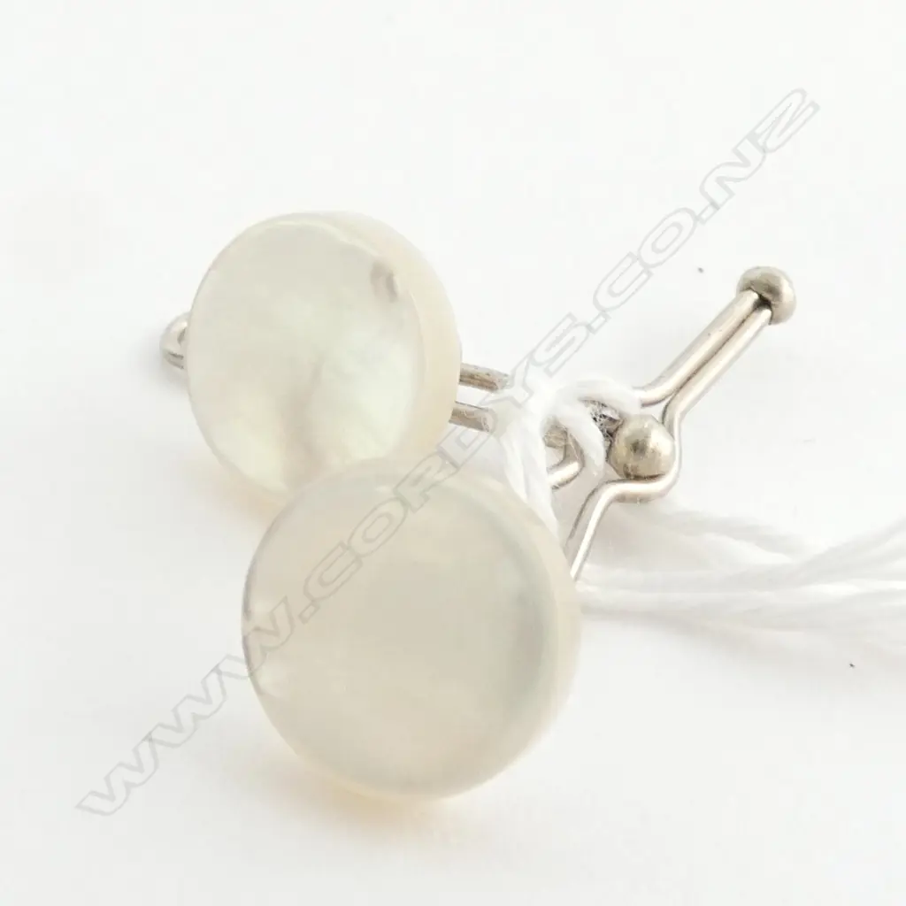 LADIES MOTHER OF PEARL CUFFLINKS Image 1++