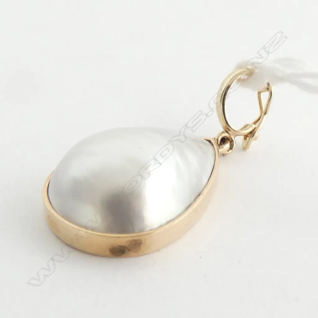 9CT GOLD AND PEAR SHAPED MABE PEARL ENHANCER Image 1++