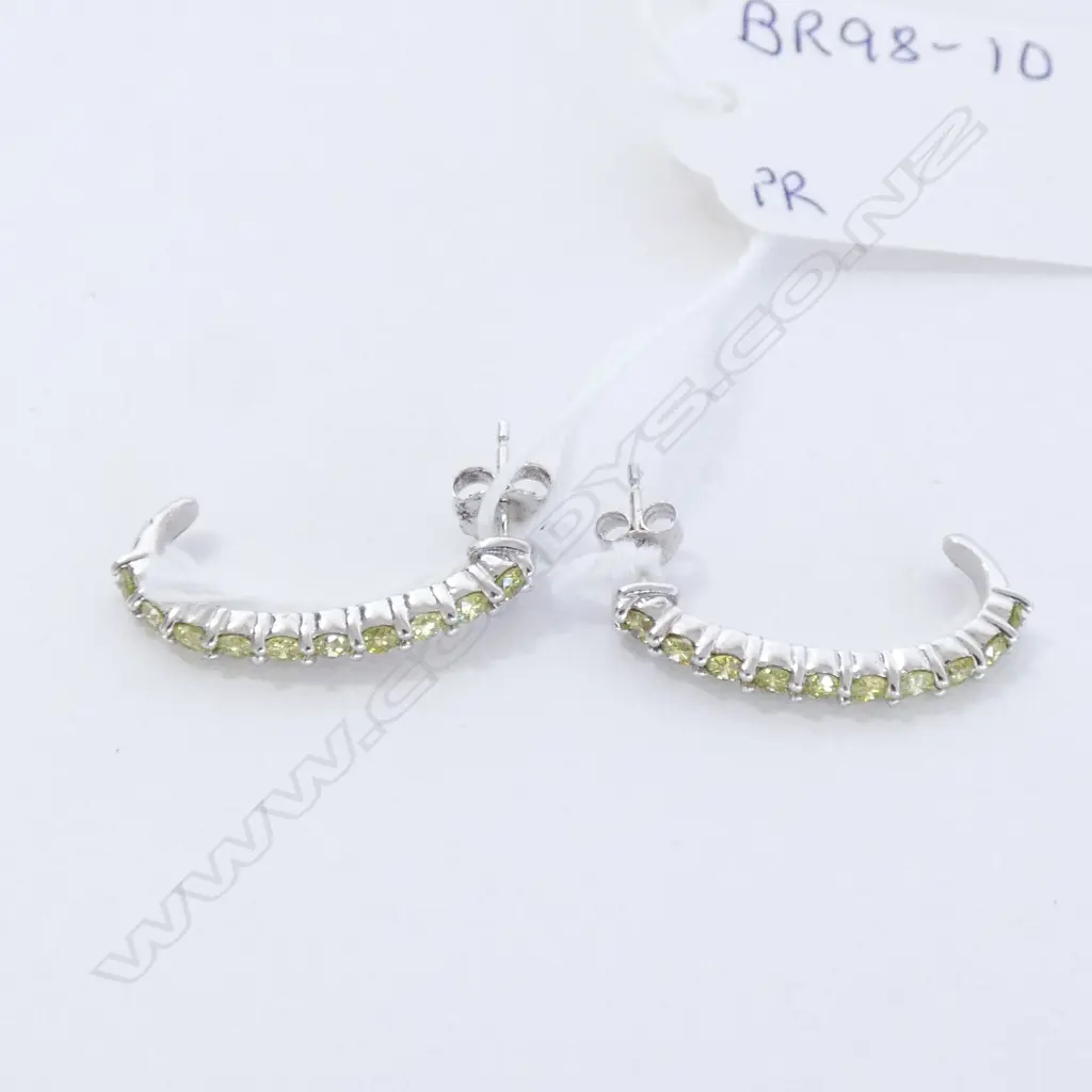 PAIR 10CT AND FANCY COLOUR DIAMOND CURVED EARRINGS Image 1++