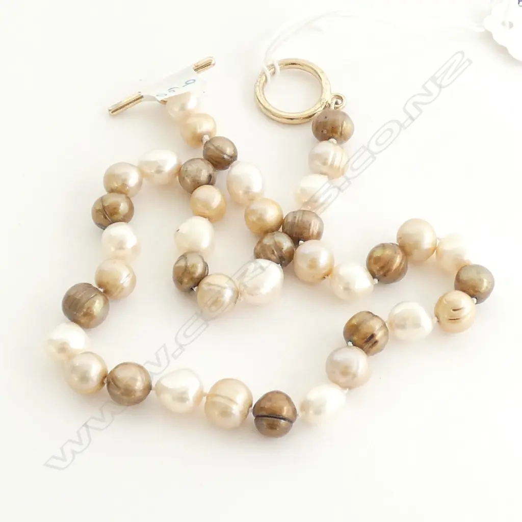 MIXED GOLD AND CREAM FRESH WATER PEARL NECKLACE NZ MADE 9 MM TO 10 MM  Image 1++