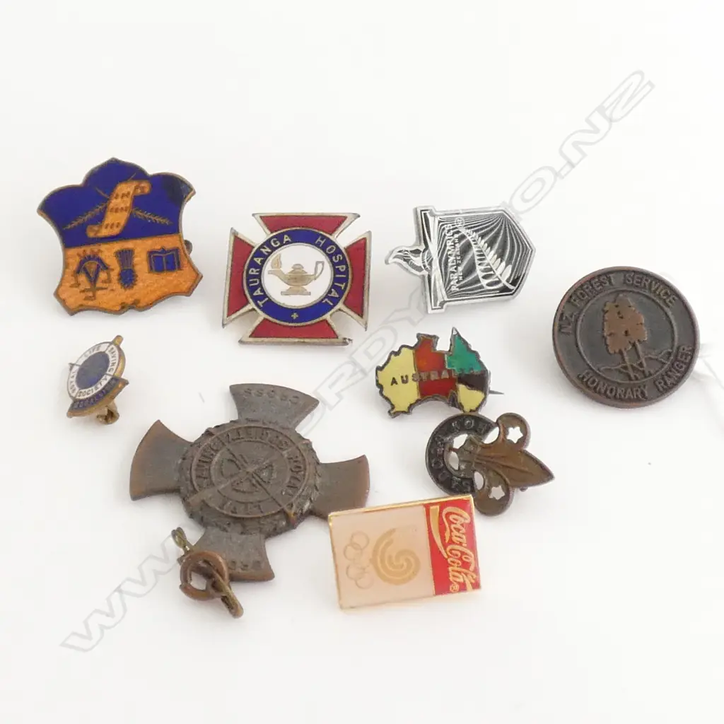 BAG 9 ASSORTED OLD BADGES; INCL BOY SCOUTS + 6 ENAMEL BADGES Image 1++