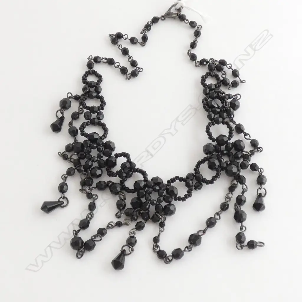 VICTORIAN STYLE JET BEADED NECKLACE Image 1++