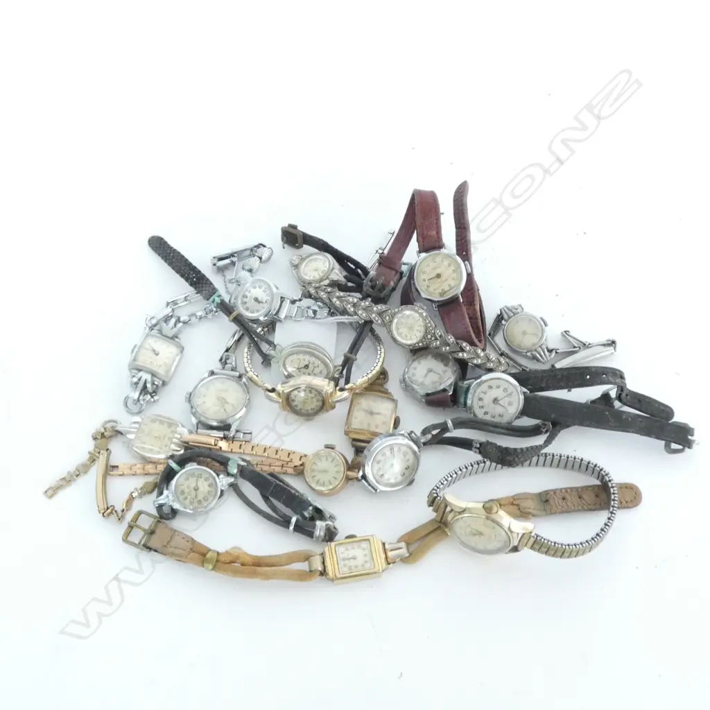 LOT ASST  VINTAGE MANUAL LADIES WRISTWATCHES Image 1++
