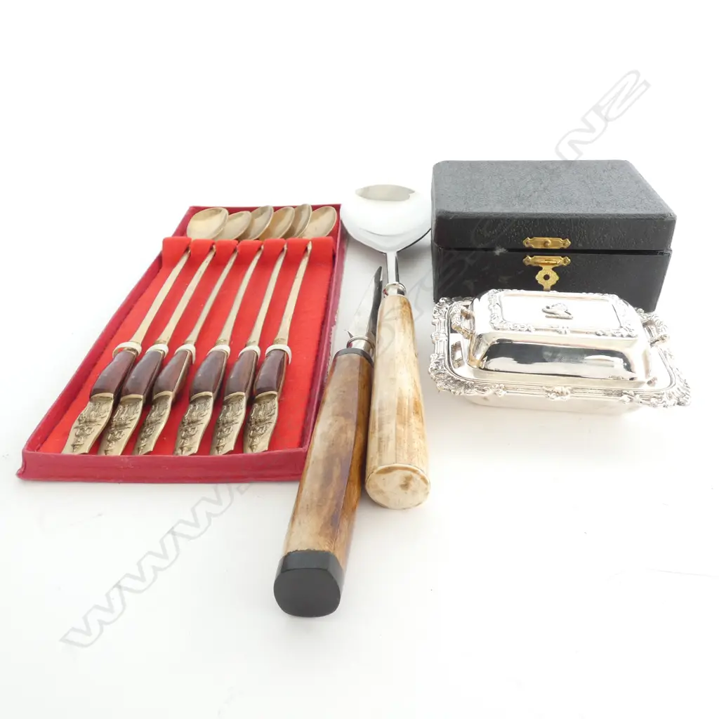 BOX ASSORTED - 6 GOLD PLATE THAI SPOONS / FAUX BONE LETTER OPENER & SPOON & BOX EP SAUCE DISH & LID Image 1++