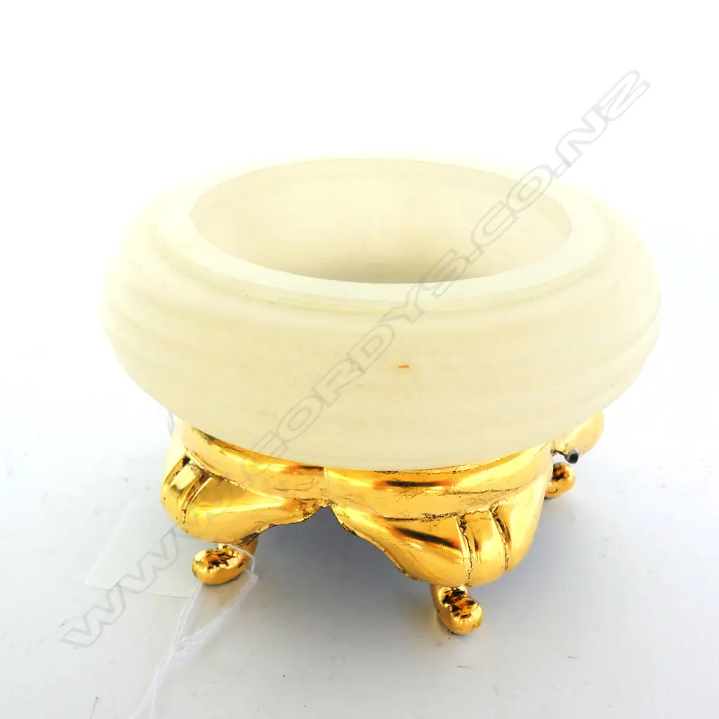 OLD CHINESE WHITE ALABASTER BRUSH WASHER ON STAND DIA. 110MM Image 1++