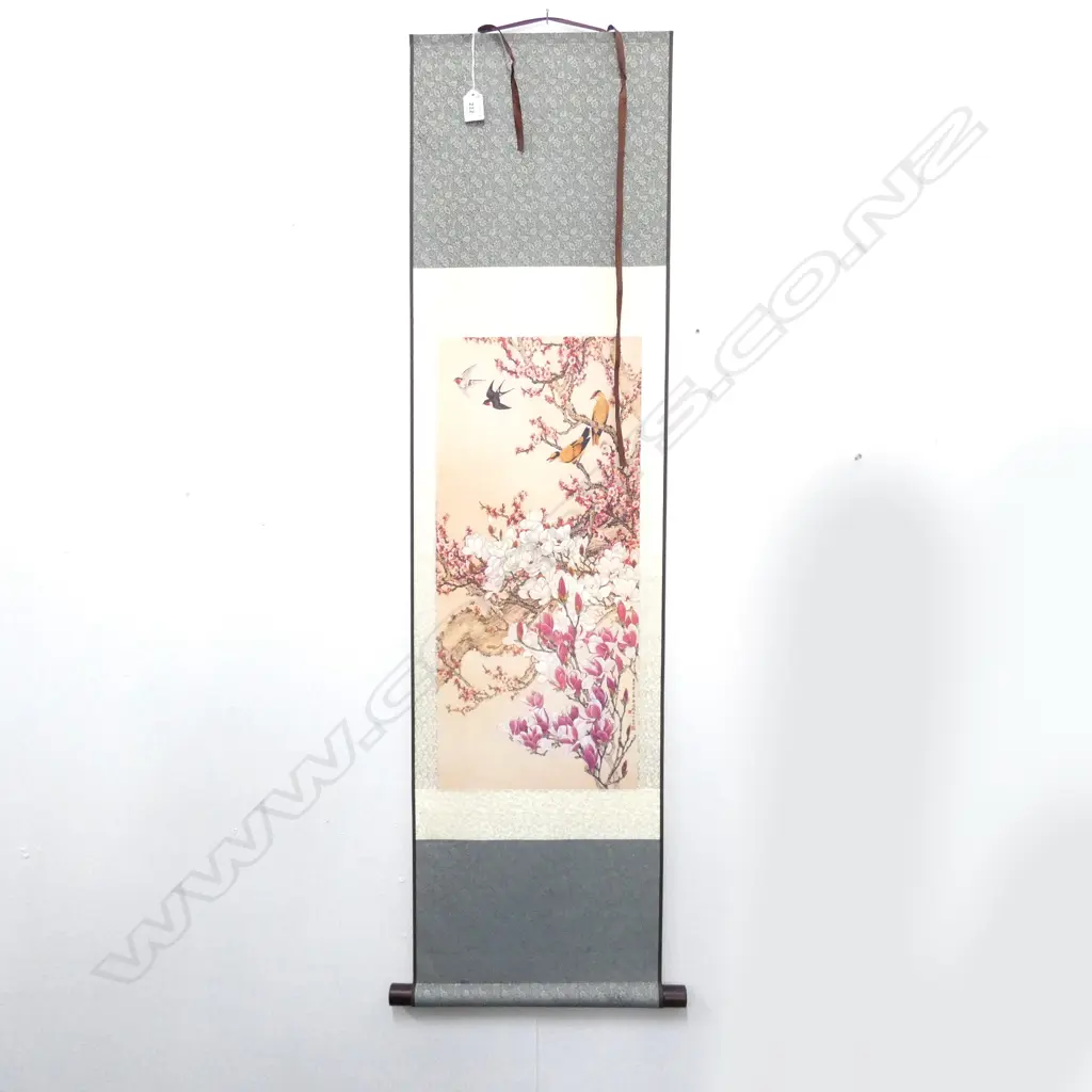 CHINESE SILK SCROLL WALL HANGING... Image 1++