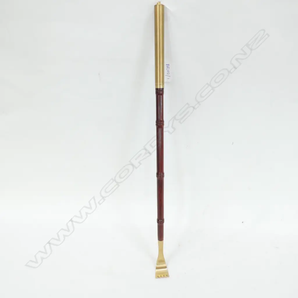 CHINESE ROSEWOOD & BRASS BACK SCRATCHER L. 460MM  Image 1++