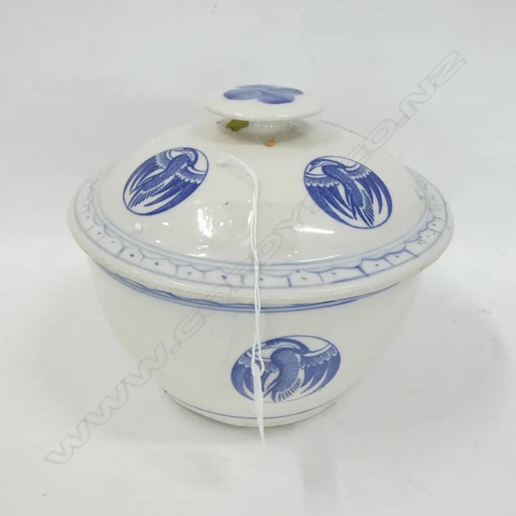 CHINESE B/W TUREEN 200MM DIA Image 1++
