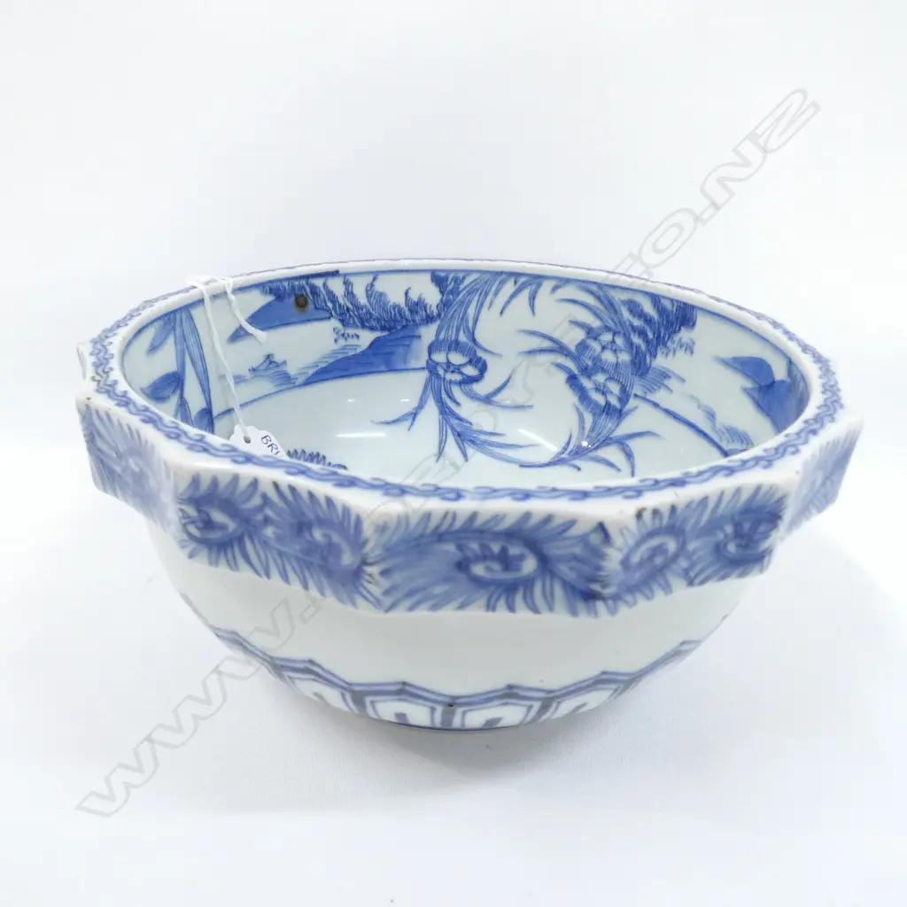 19TH CENTURY JAPANESE BLUE & WHITE IMARI BOWL - DIA 200MM Image 1++