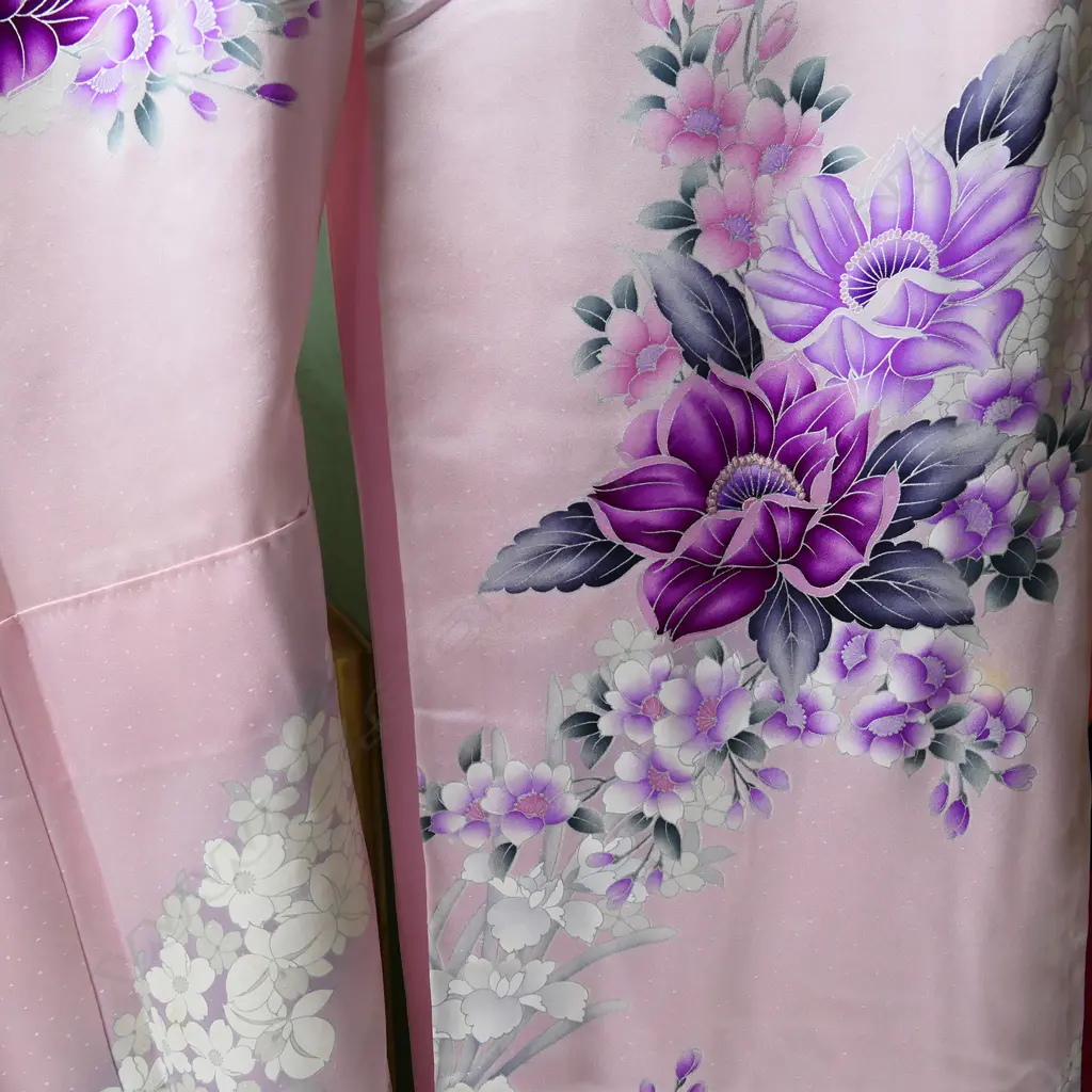 GORGEOUS SILK FURISODE KIMONO - PINK WITH CRIMSON FLOWERS & WHITE ROSES Image 1++