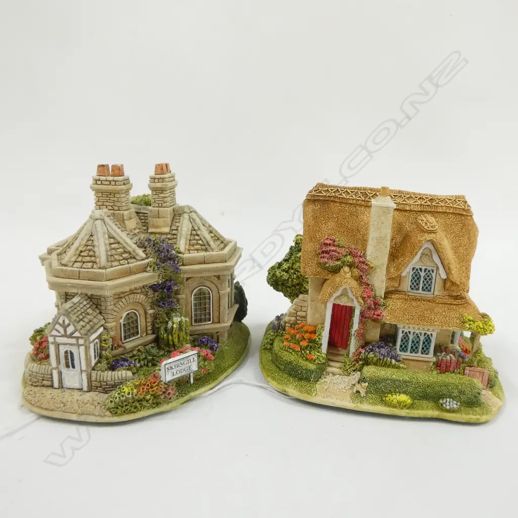 2 LILLIPUT LANE - SKIRSGILL LODGE & DAISY CHAIN - WITH BOXES & CERTIFICATES  Image 1++