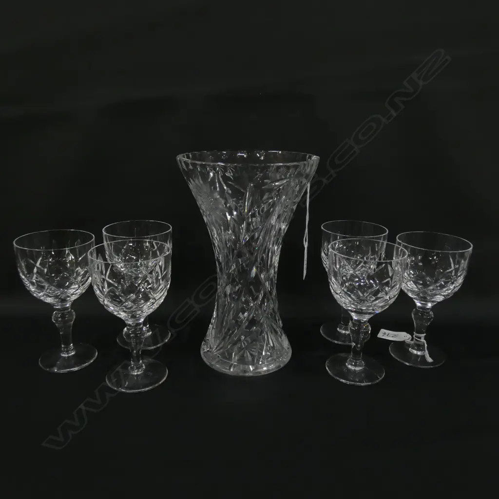 6 CUT CRYSTAL STEMMED WINE GLASSES (H 130MM) & LG CUT CRYSTAL VASE (H 210MM) Image 1++