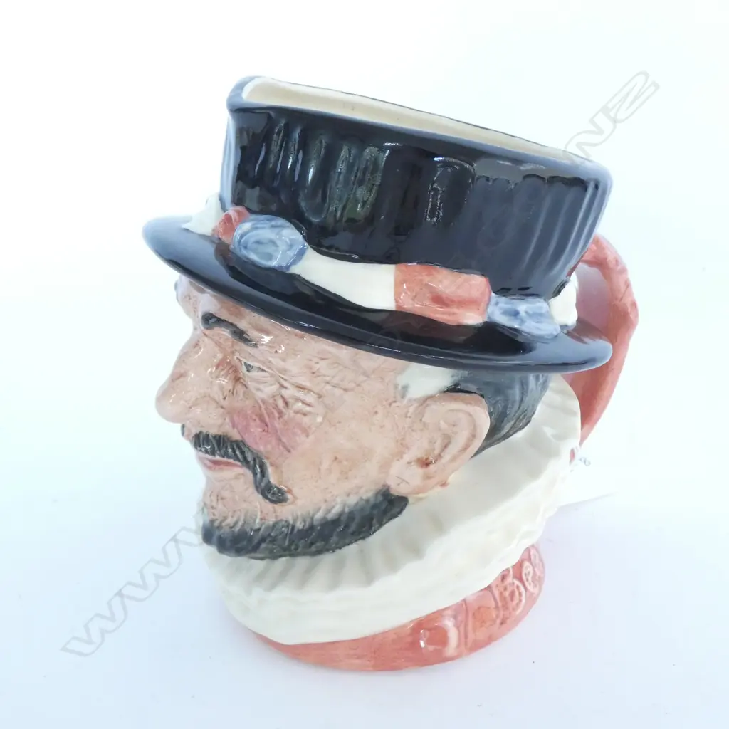 ROYAL DOULTON TOBY CHARACTER JUG - BEEFEATER D6206 H. 175MM Image 1++