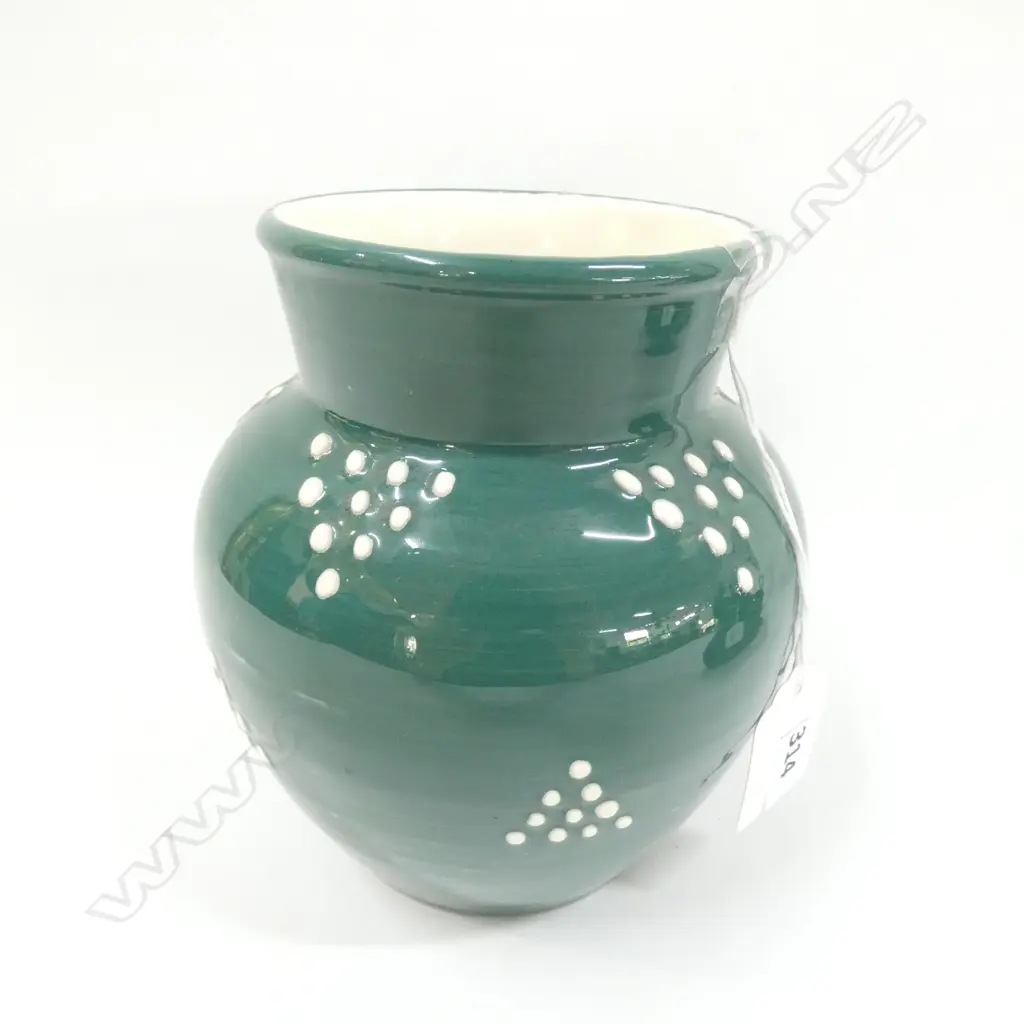 RARE C.1960 CROWN LYNN HANDPOTTED VASE, BY DANIEL STEESTRA, H. 135MM Image 1++