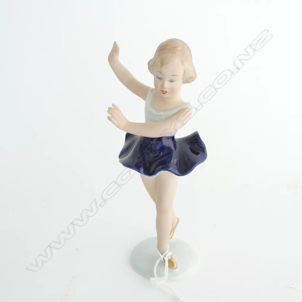 WALLENDORF GIRL DANCING - BLUE & WHITE DRESS & GOLD SHOES #1534 H. 155MM Image 1++