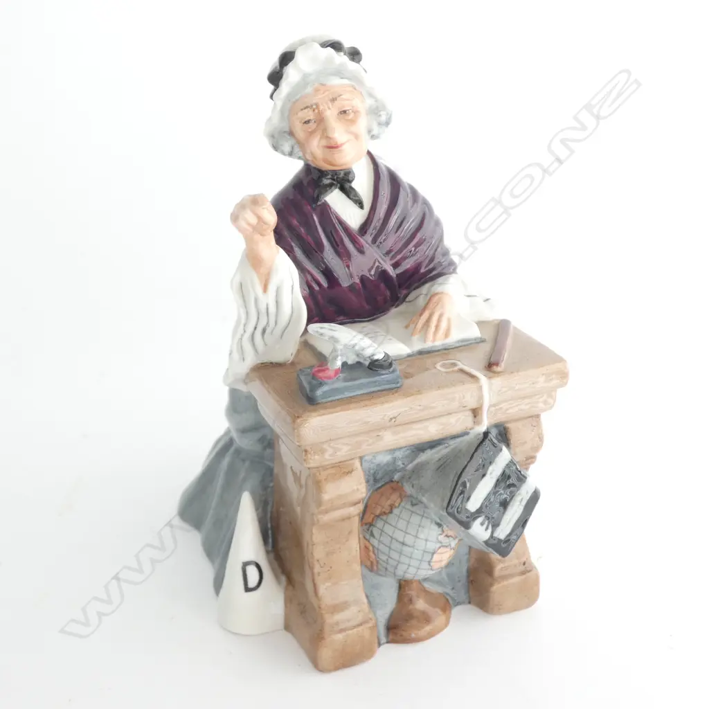 ROYAL DOULTON FIGURE - SCHOOLMARM D2223 H. 175MM Image 1++