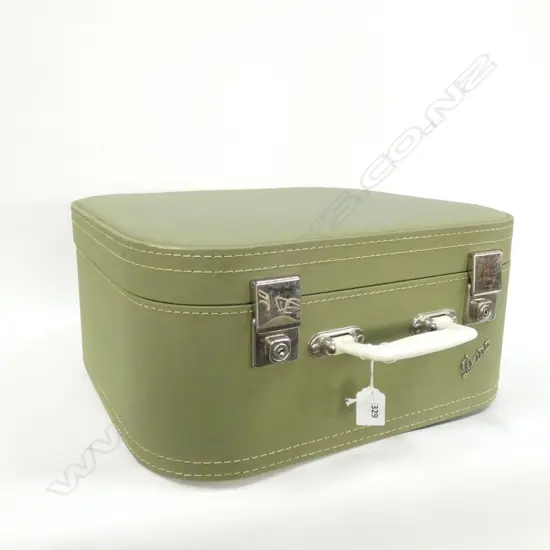 VINTAGE SMALL GREEN OVERNIGHT DURO SUITCASE - 420 X 200 X 400