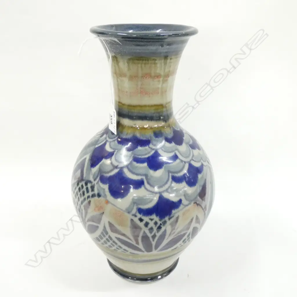 RED BARN POTTERY VASE H. 350MM Image 1++