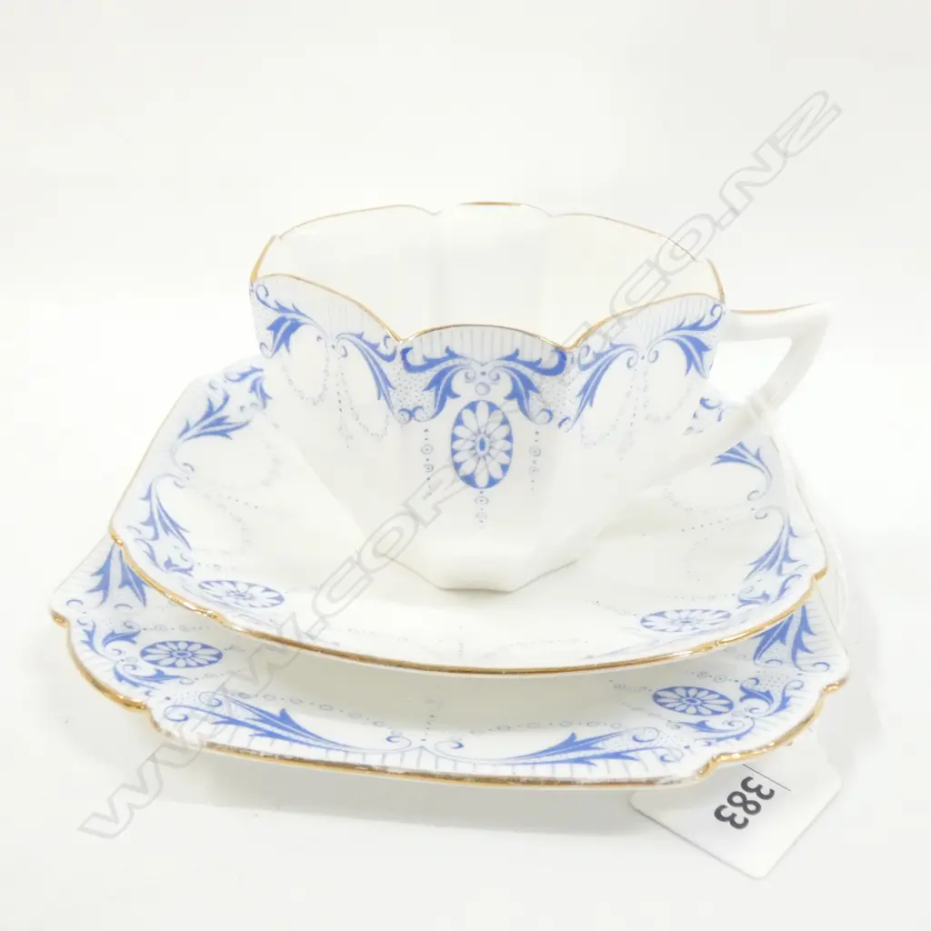 SHELLEY BLUE MEDALLION WITH GILT EDGE TRIO  #1612/10 Image 1++