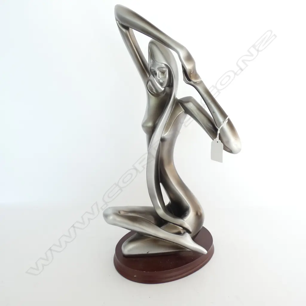 LG CONTEMPORARY NAKED LADY ON WOODEN PLINTH - PEWTER FINISH RESIN H. 430MM Image 1++