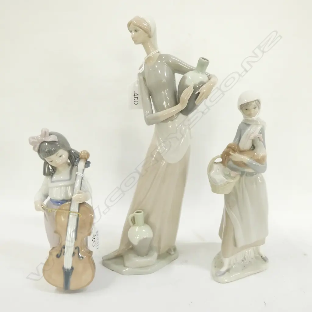 2 LLADRO FIGURES (ONE AF H. 320MM) + NAO  Image 1++