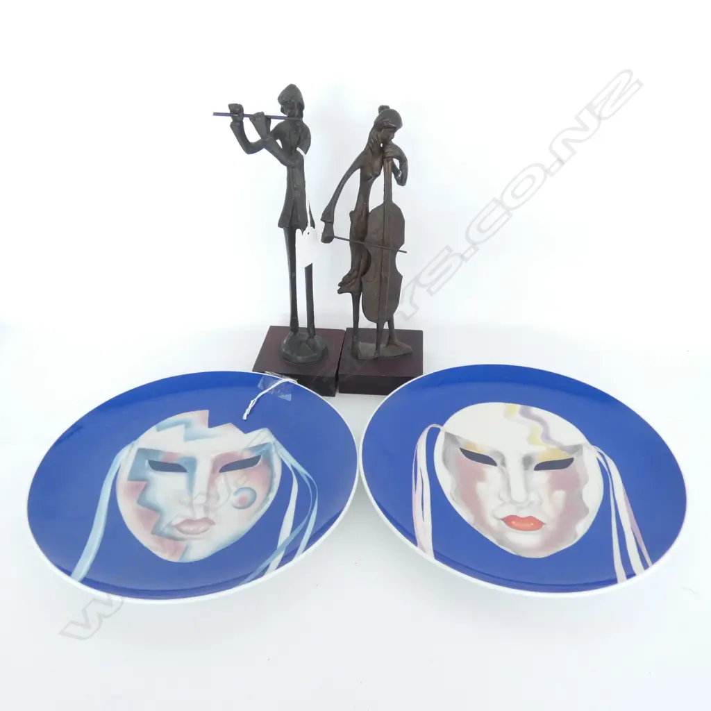 PR BRONZE MUSICIANS ON WOOD BASES. H.290mm... Image 1++