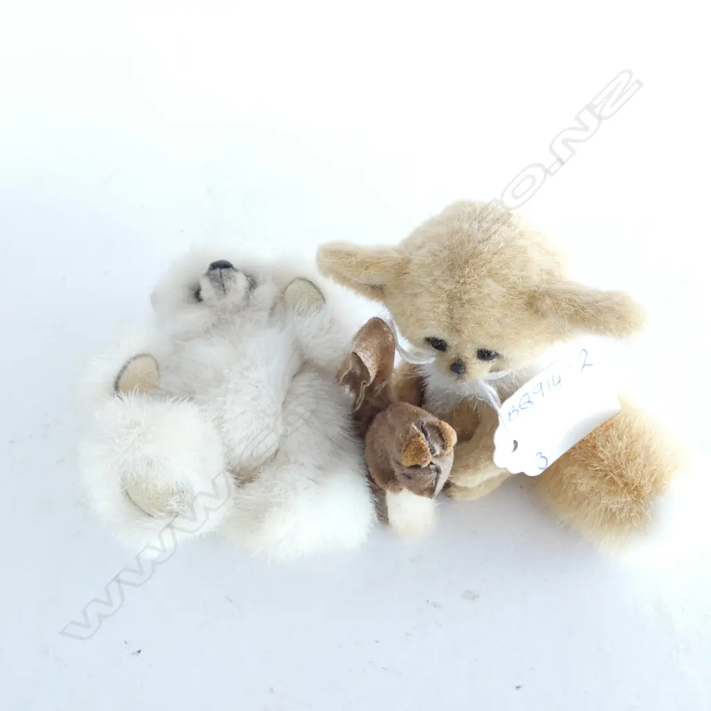 3 OLD MINIATURE TOYS - SQUIRREL / POLAR BEAR & FOX  TALLEST 90 MM Image 1++