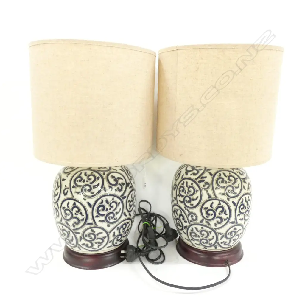 PR B/W ORIENTAL TABLE LAMPS  H500MM Image 1++