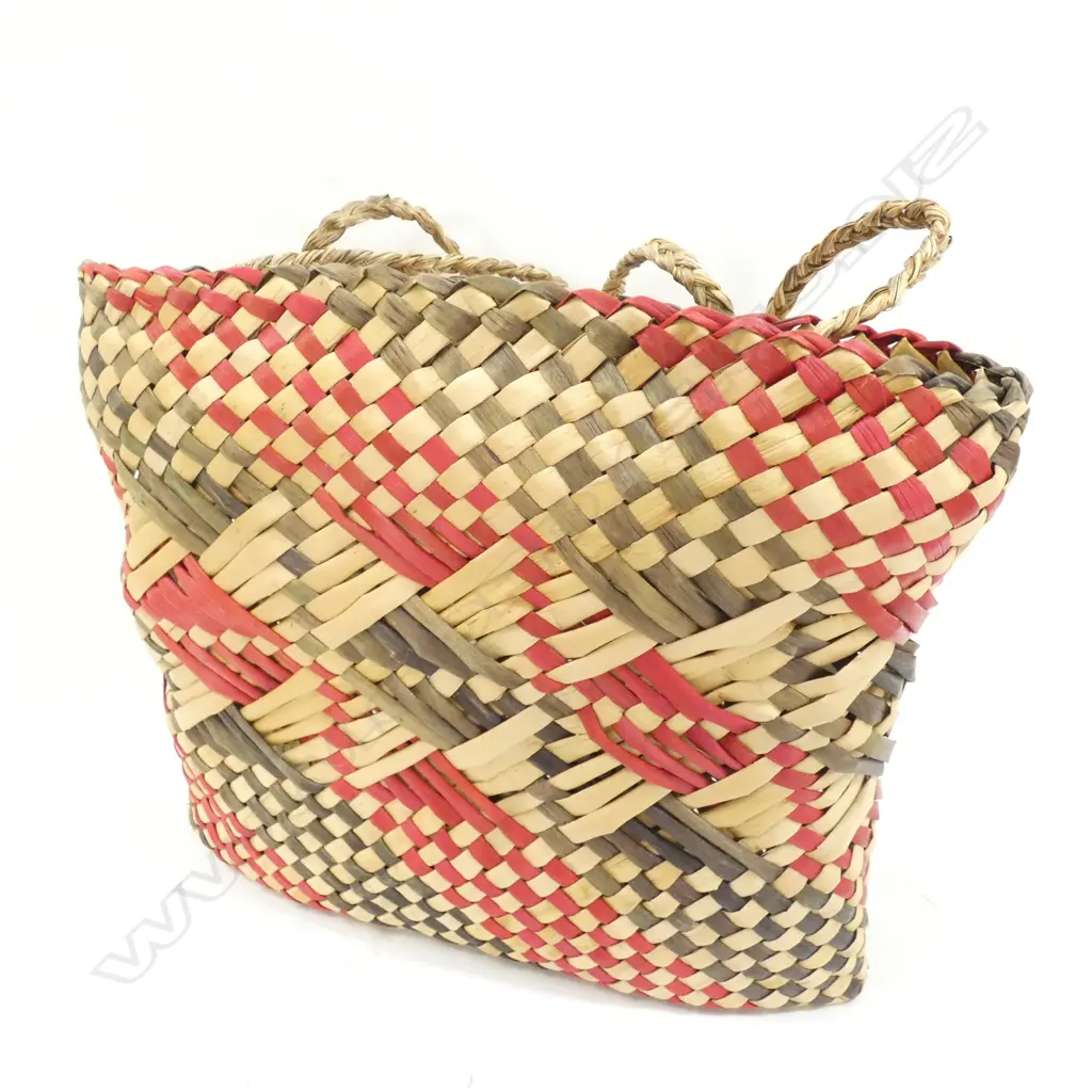 MĀORI KETE WHAKAIRO Image 1++