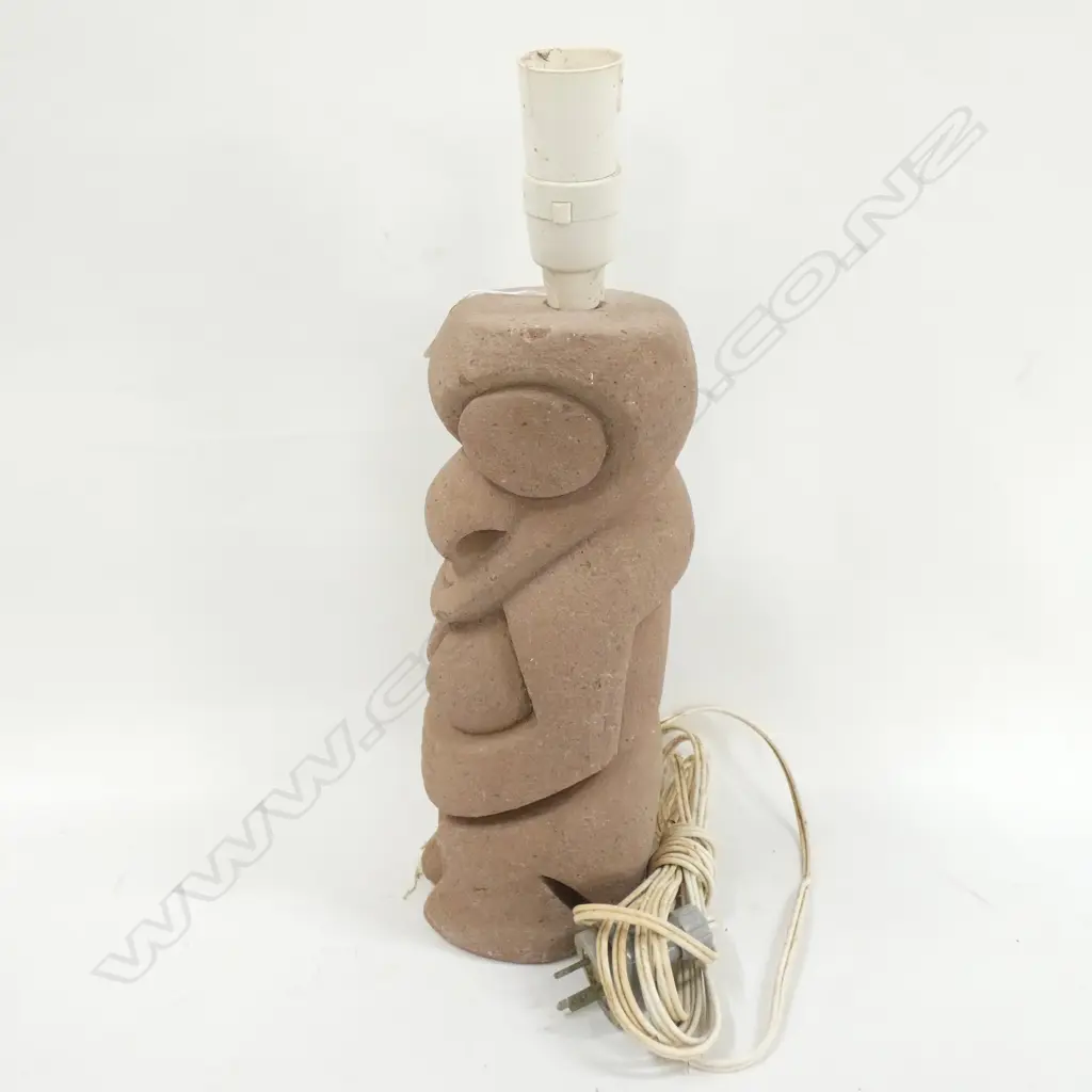 NEW HEBRIDES STONE LAMP Image 1++