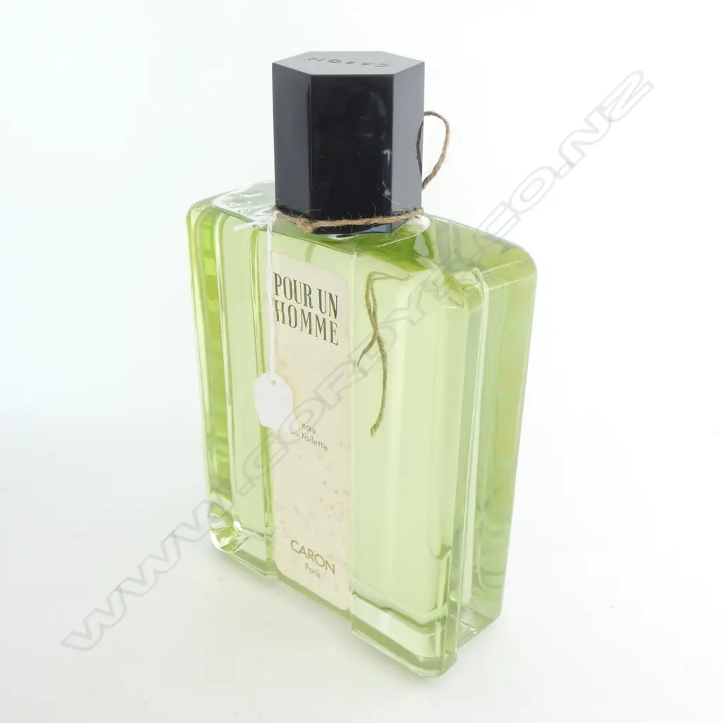 LG SHOP DISPLAY BOTTLE OF CARON AFTERSHAVE. 295 x 175 Image 1++