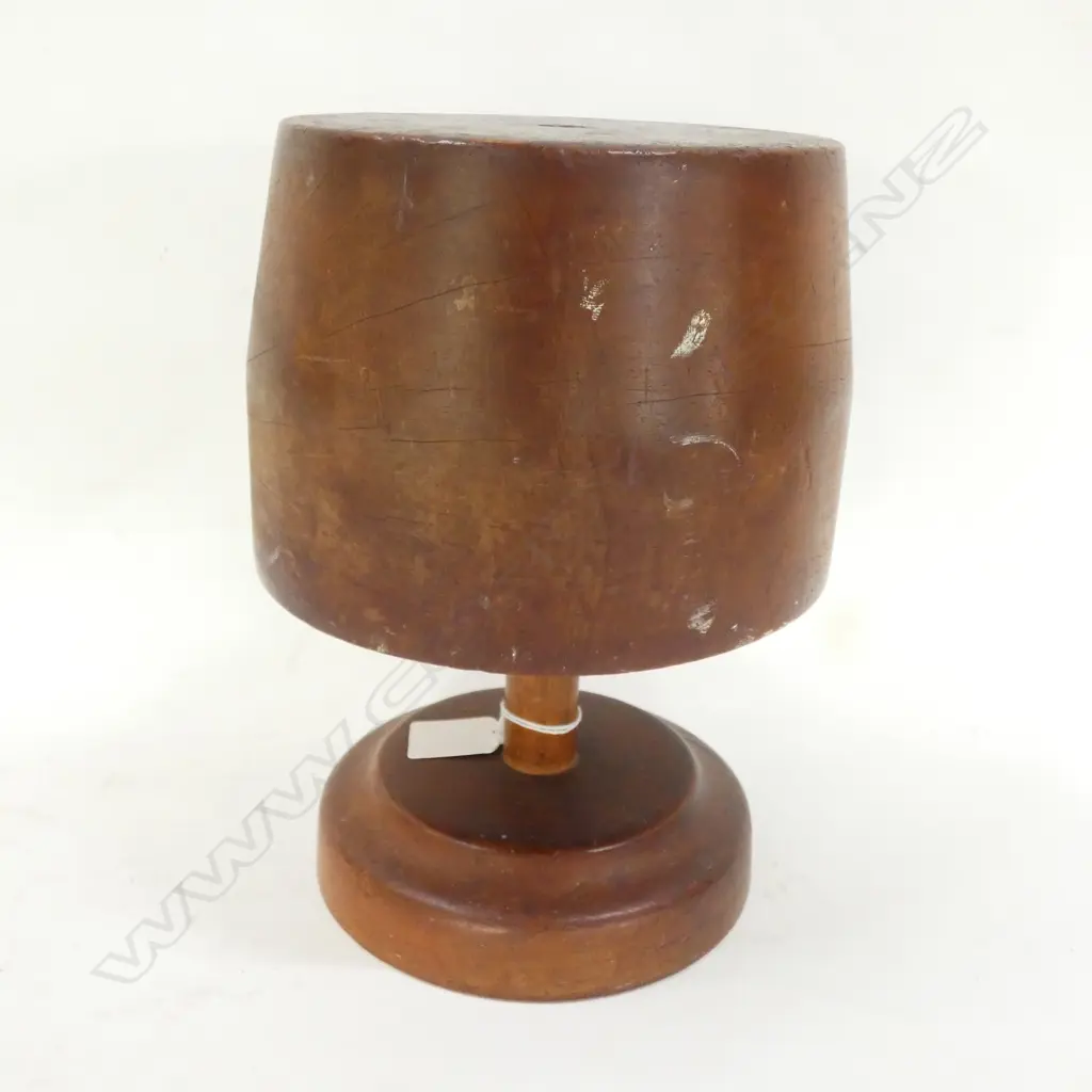 VINTAGE HAT BLOCK H. 240MM Image 1++
