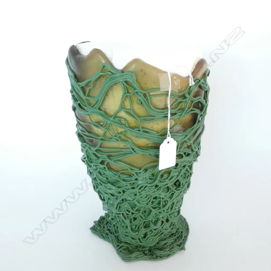 FISH DESIGN GREEN SPAGETTI RUBBER VASE H.273mm Image 1++