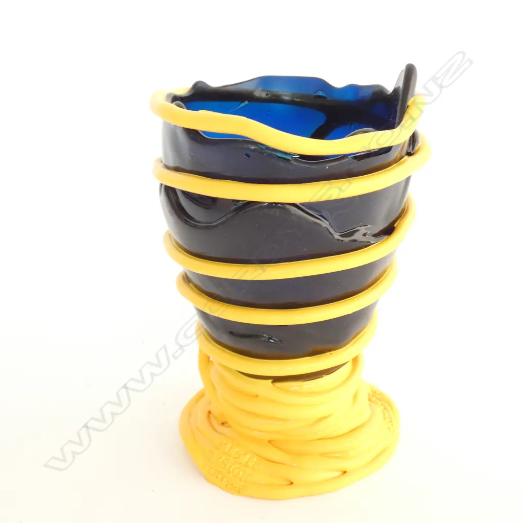 FISH DESIGN GREEN SPAGETTI RUBBER VASE H.188mm Image 1++