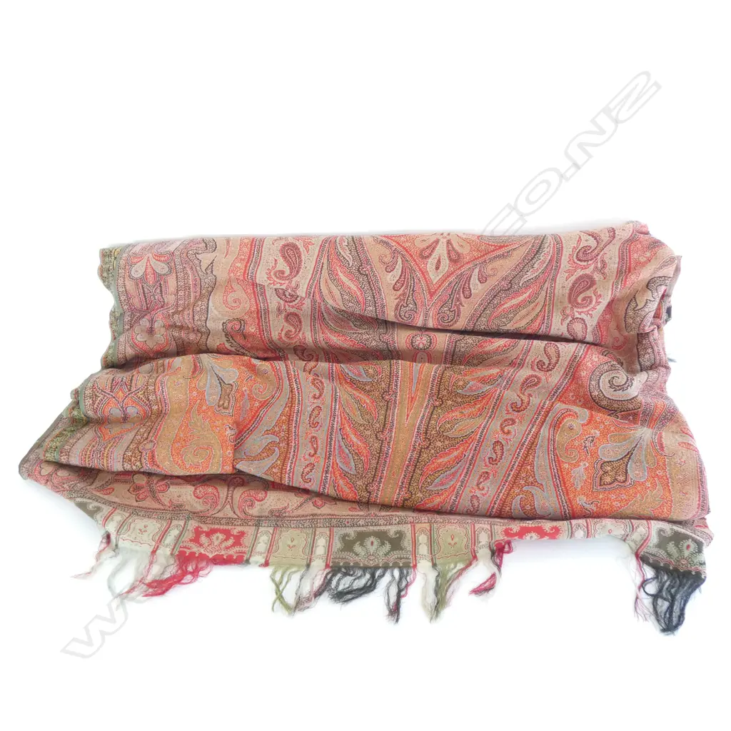 JACQUARD-WOVEN PAISLEY THROW 2800 X 1600MM DAMAGED SECTIONS MISSING Image 1++