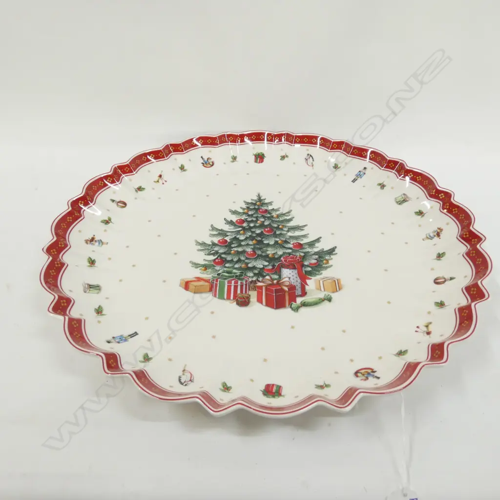 VILLERY & BOCH XMAS PLATTER 450MM DIA Image 1++