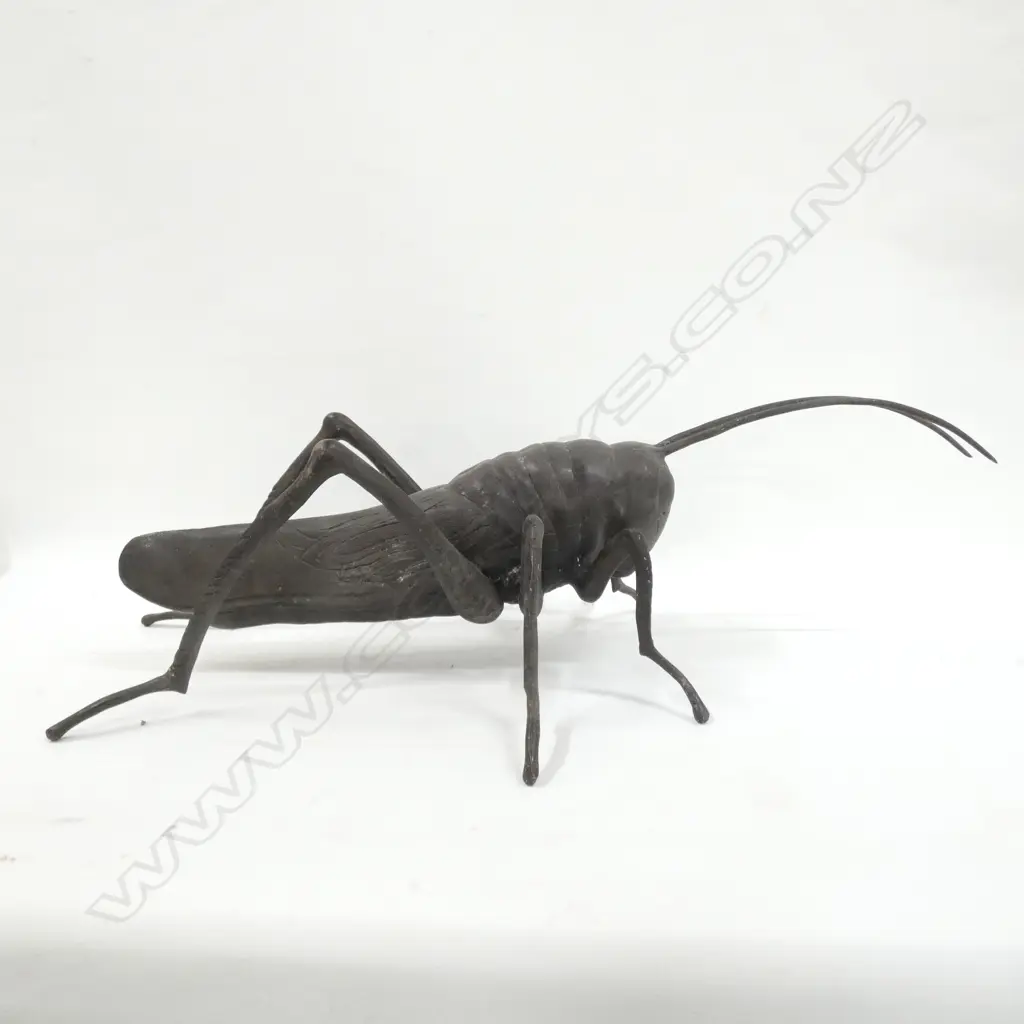 MODERN BRONZE LGE CRICKET SCULPTURE L. 630MM ON STAND Image 1++