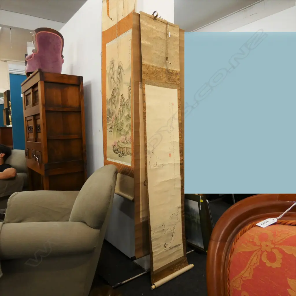 3 ORIENTAL SCROLLS: LANDSCAPE. 3 FIGURES + SIMPLE LANDSCAPE  Image 1++