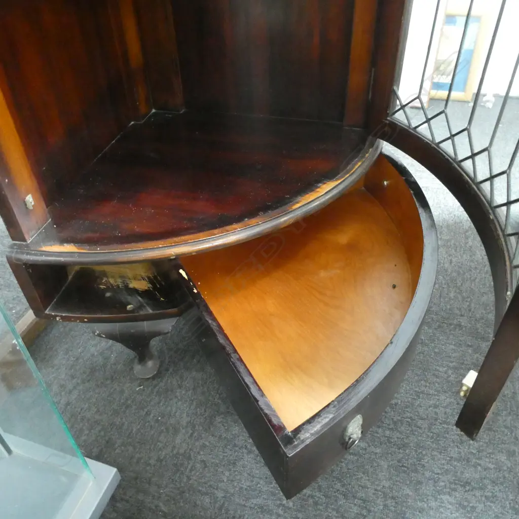 C1910 TALL OAK LEADLIGHT CORNER DISPLAY CABINET... Image 1++