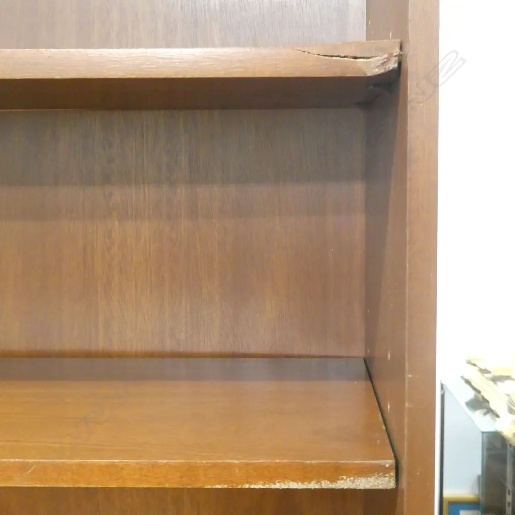 2 PCE RETRO WALL UNIT... Image 1++